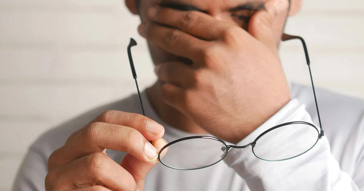 Photophobia (Light Sensitivity): Causes, Symptoms & Relief