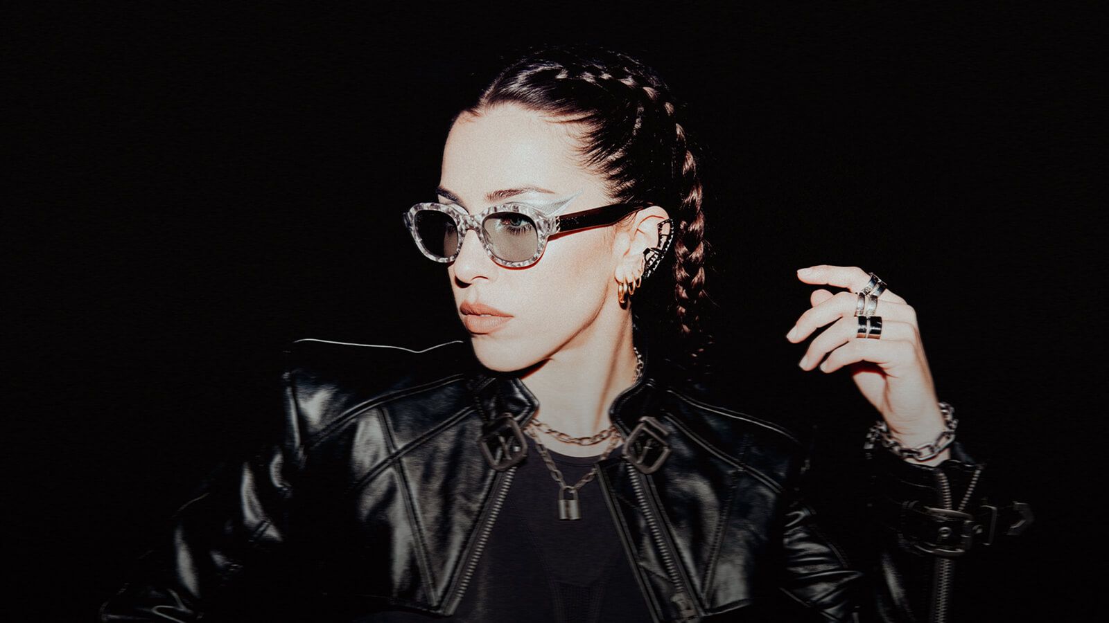 Decoding the Hardware: 90s Music Gear Grunge Frames Guide