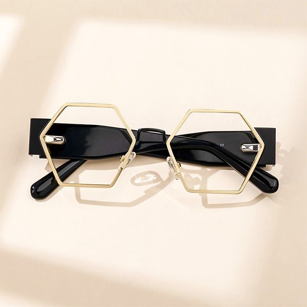 Prescription Glasses for Astigmatism: The Ultimate Style and Comfort Guide