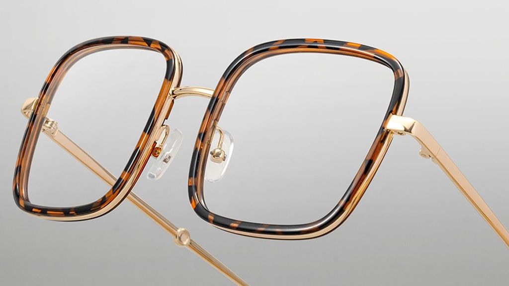 Retro Radio Eyewear: Timeless Frames with a Modern Twist