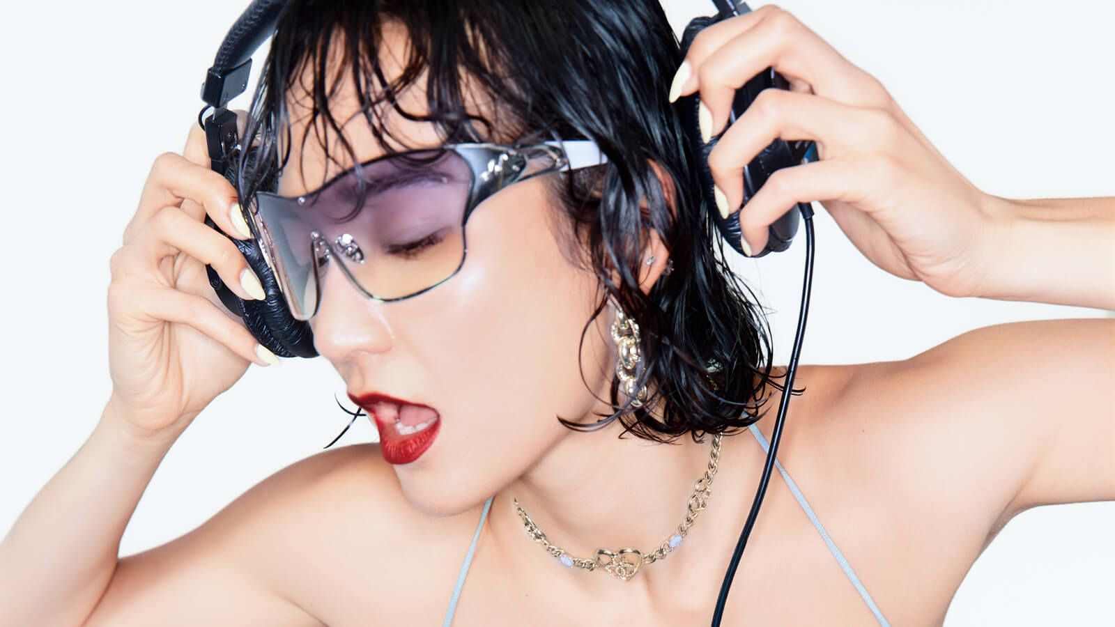 Runway Find 2026: Summer Shield Shades & Y2K Eyewear Guide