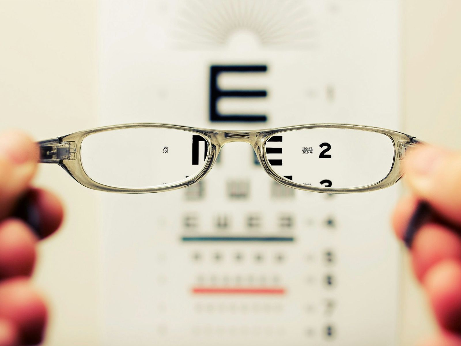Dominant Eye Test: How to Determine Your Dominant Eye