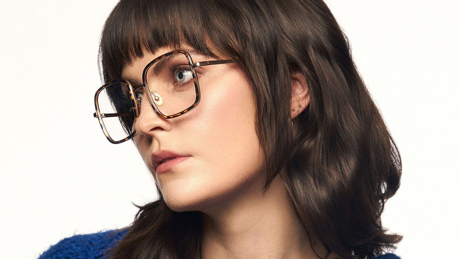 Prevent Facial Crowding: High Collar & Turtleneck Eyewear