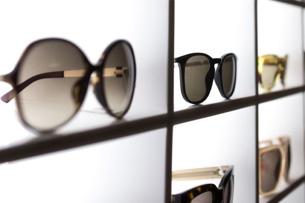Shop our chic frames at Vooglam—where every look is just a click away.
