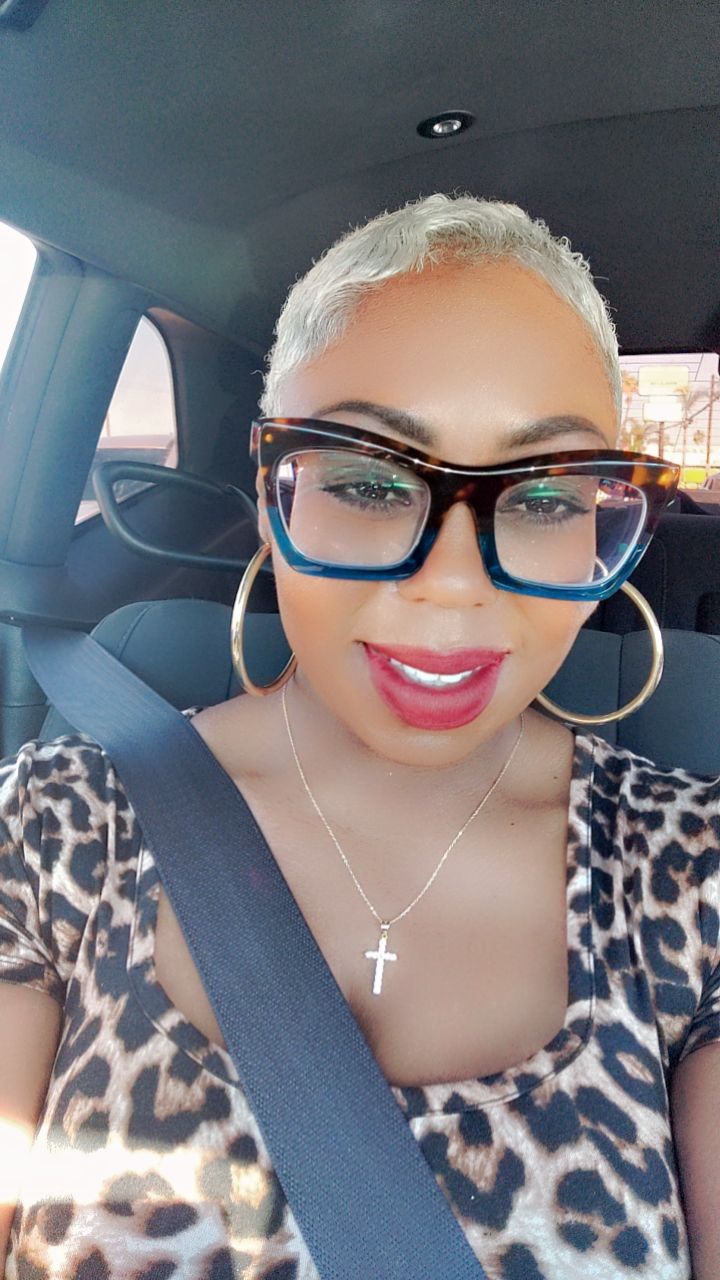 Vooglam review from Nicole: Best pair of glasses I've ever owned