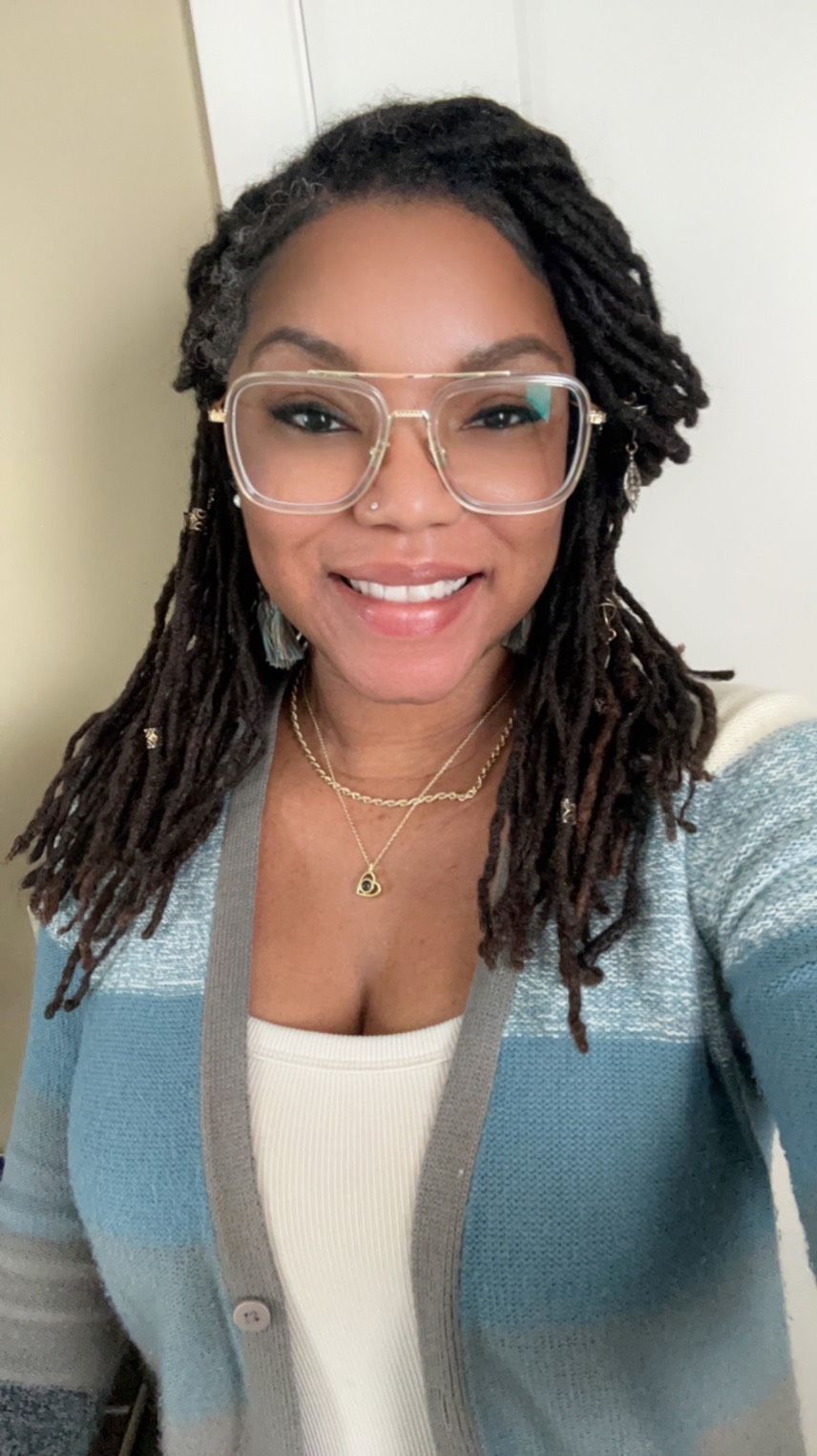 Vooglam review from Shana Wickliffe: In LOVE with these frames! I love the crystal. They are super cute, great quality, and my prescription is on point. I love that I can wear these with any outfit! Glad that I grabbed them before they sold out again!