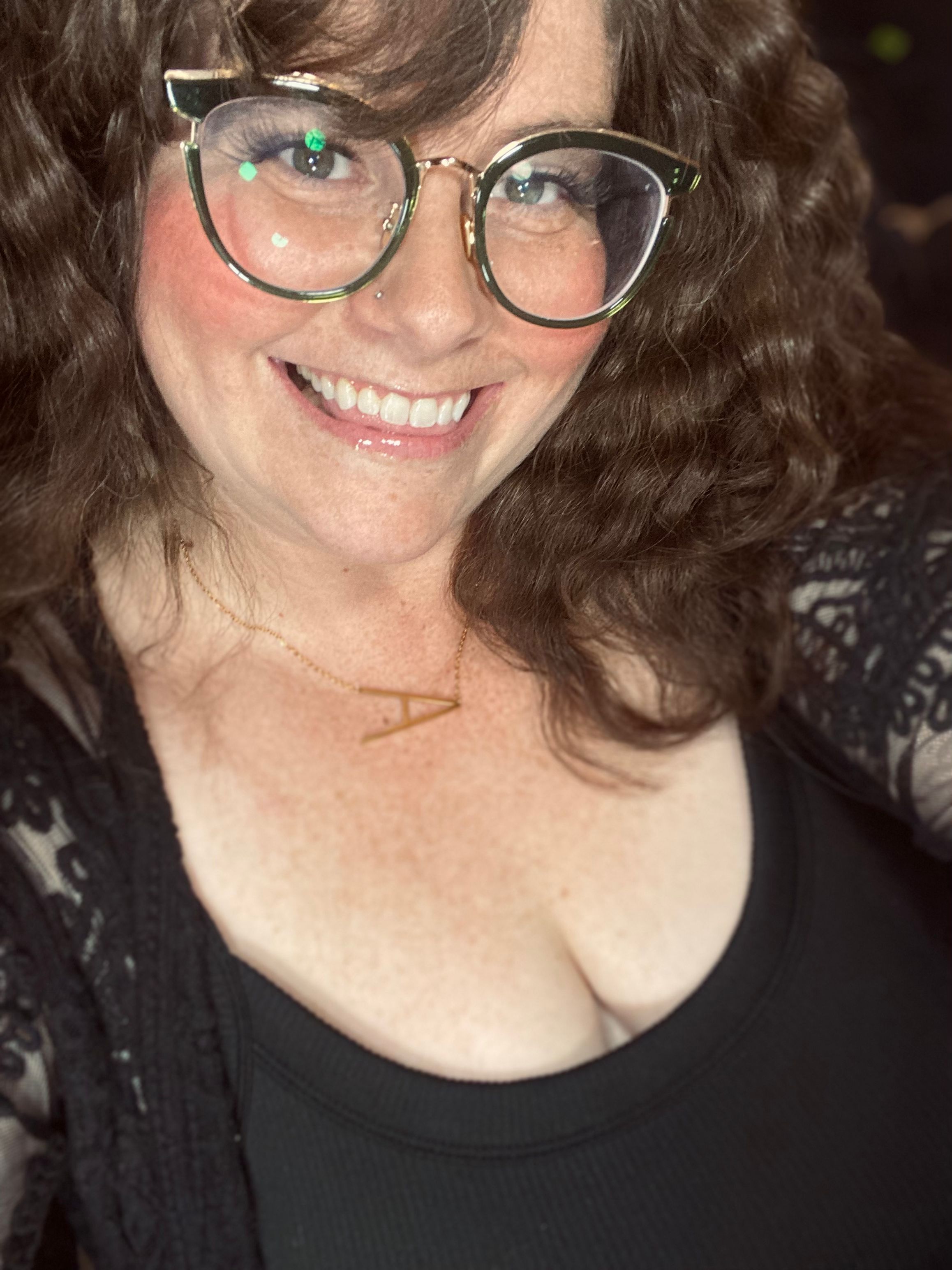 Vooglam review from Manda: Hip and Cool