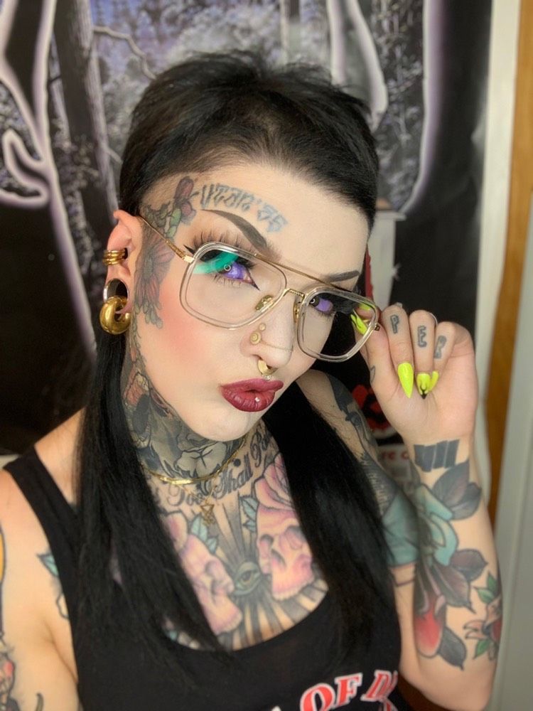 Vooglam review from Jesika Vaylen: Absolutely love these glasses! They fit so well, so comfortable and stylish!