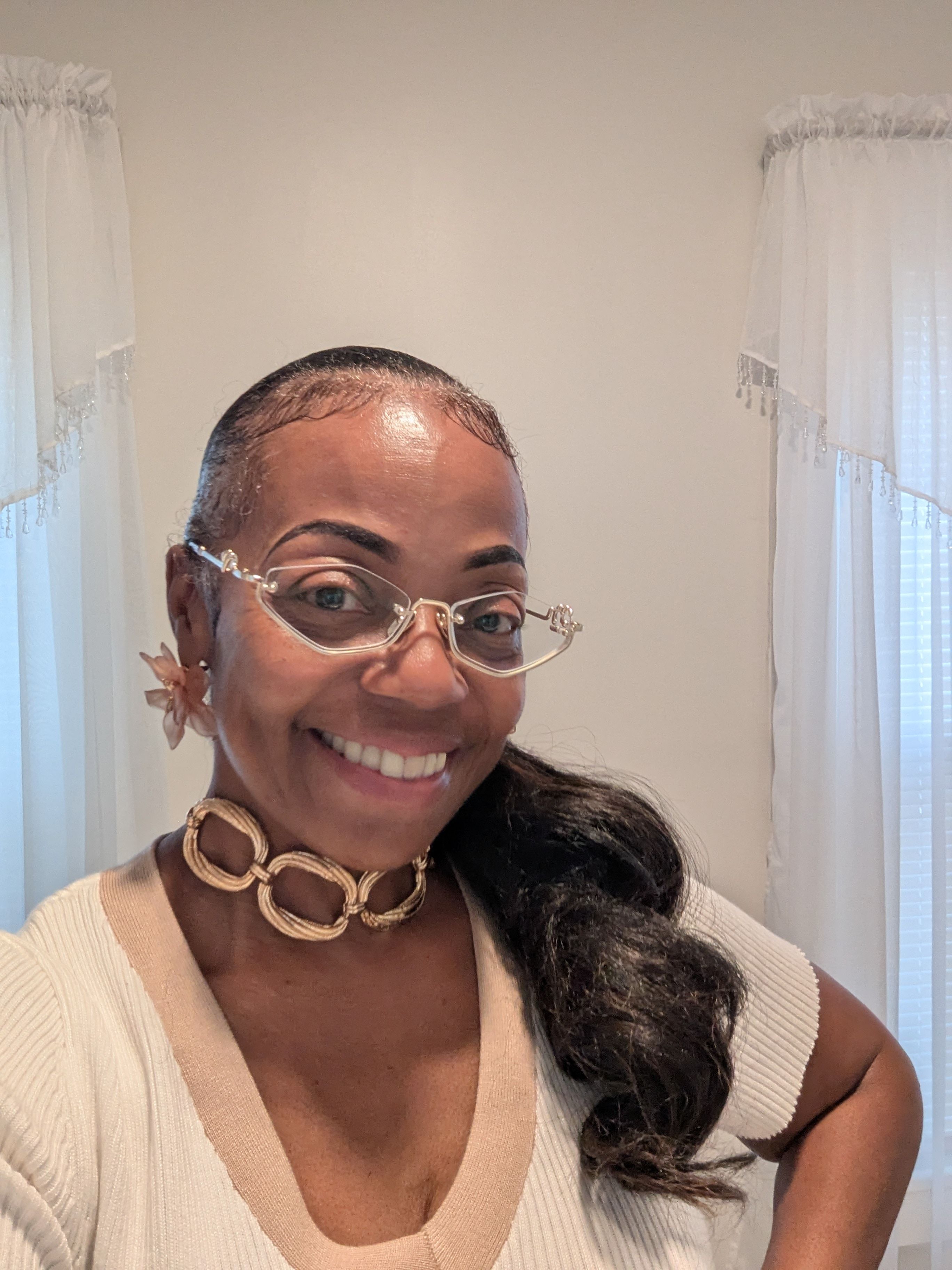 Vooglam review by Kim S. on Niseko: Sophisticated and Stylish - Image 1