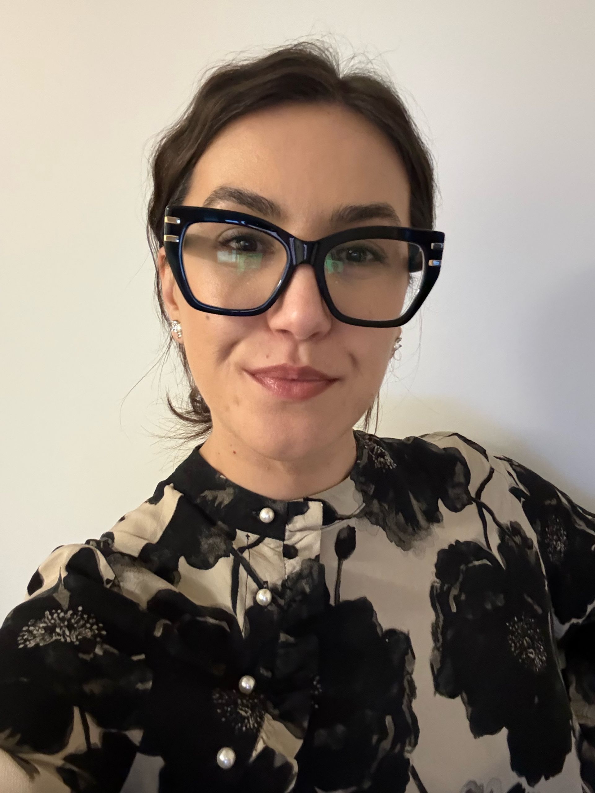 Vooglam review from Ali: Beautiful glasses, feel luxurious