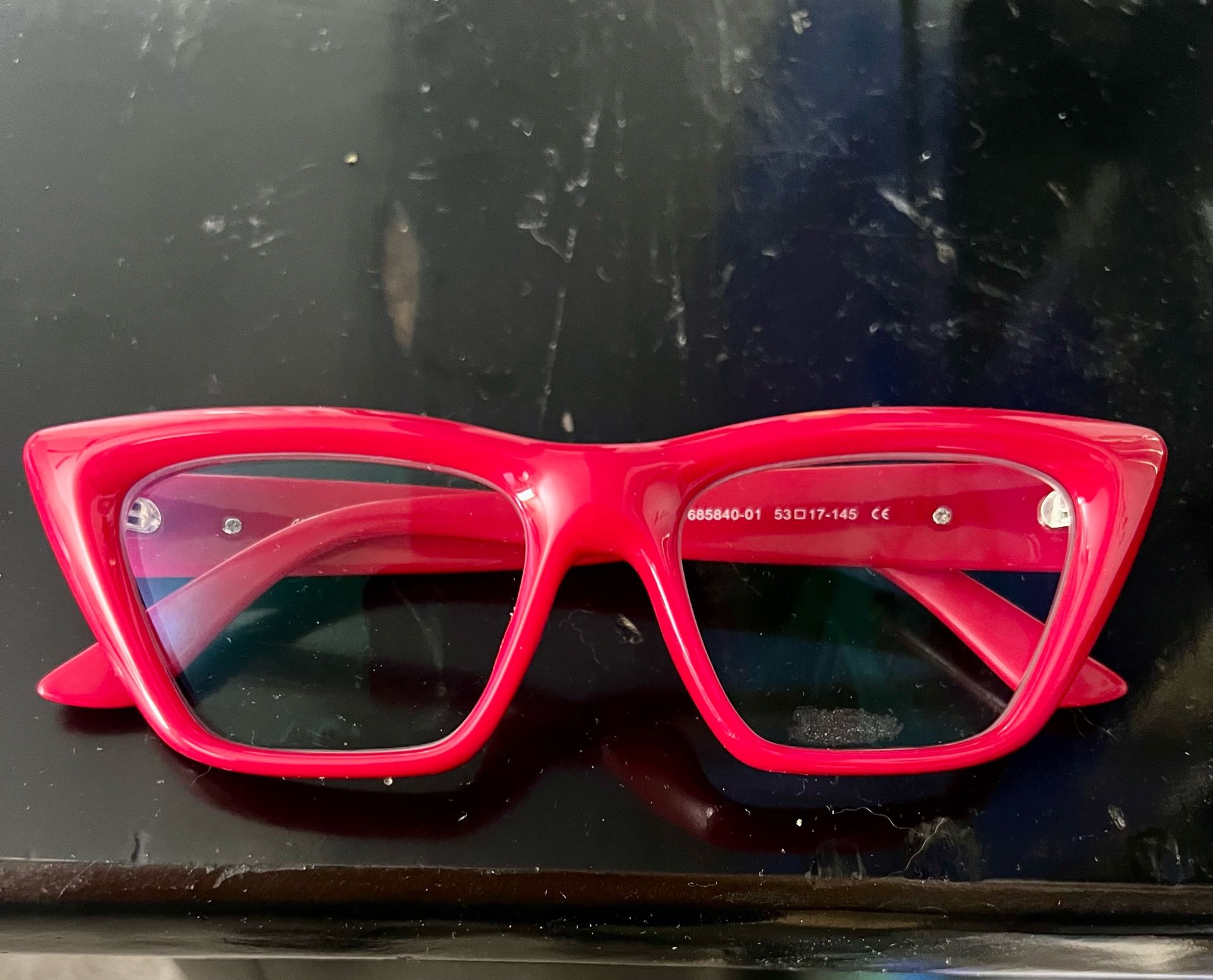 Vooglam review by Zina on Meguro: too cute - Image 1
