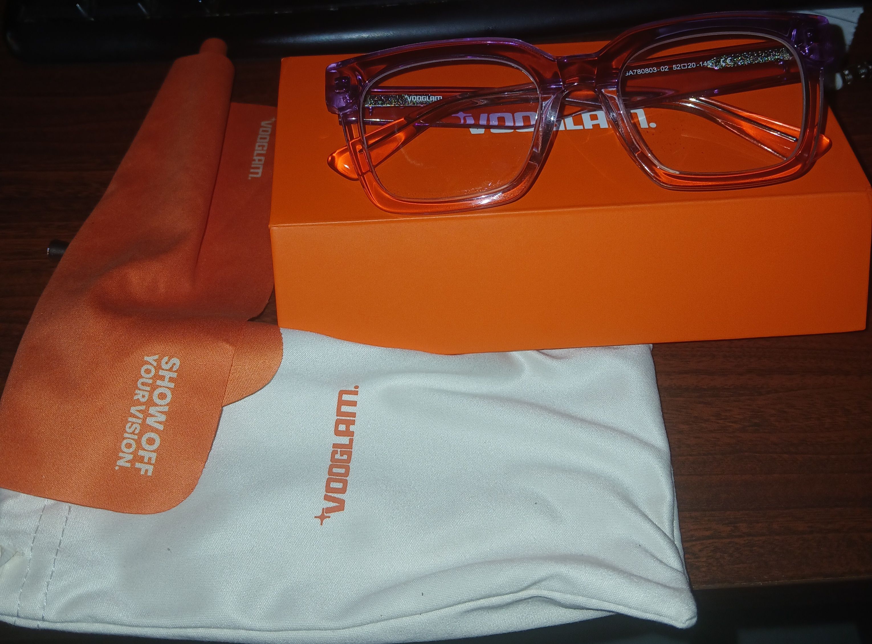 Vooglam review from Krys: Bought new eyes lol