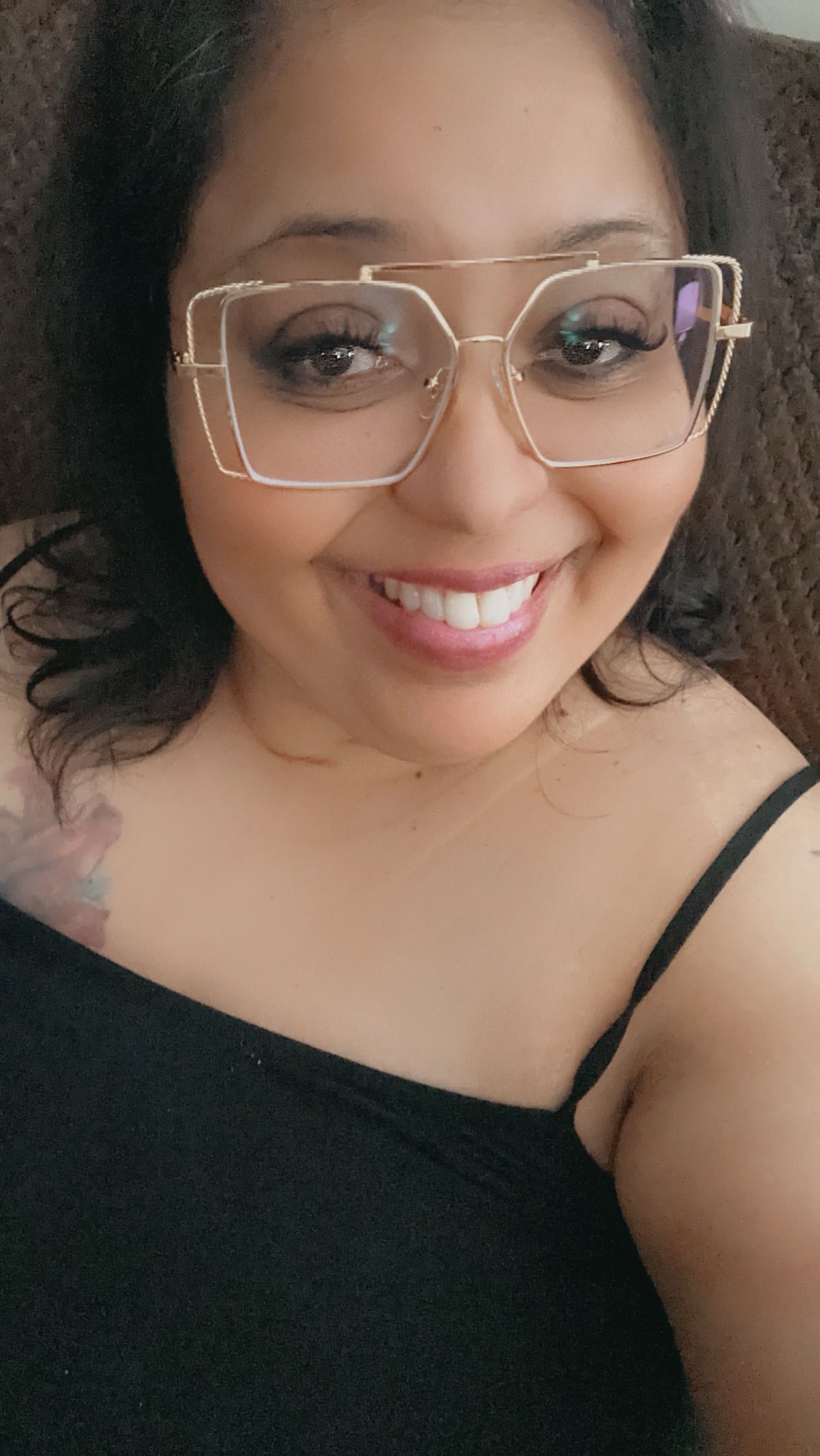 Vooglam review by Jovi on Candace: Goldicious! - Image 1