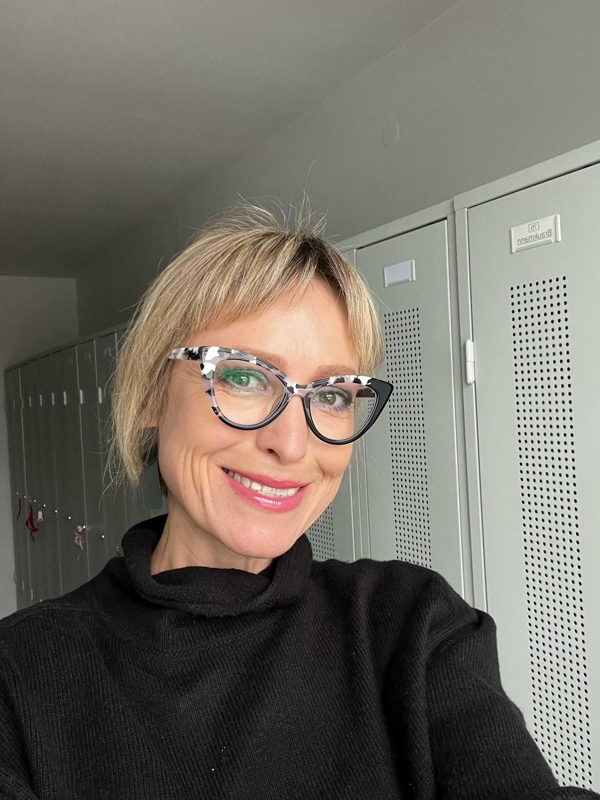 Vooglam review from Oksana: Hallo
