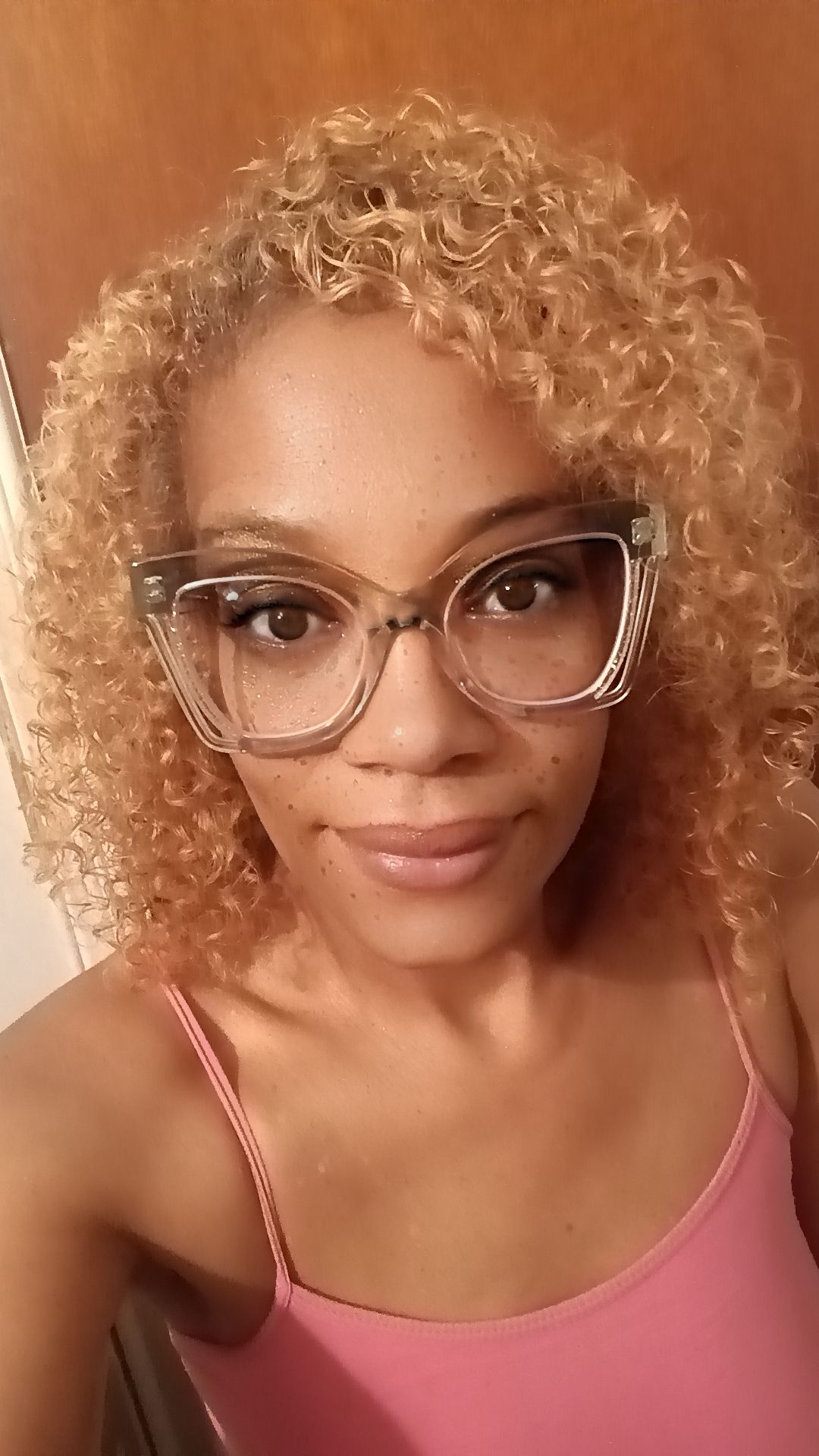 Vooglam review from Nichole Johnson: Very pretty and classy