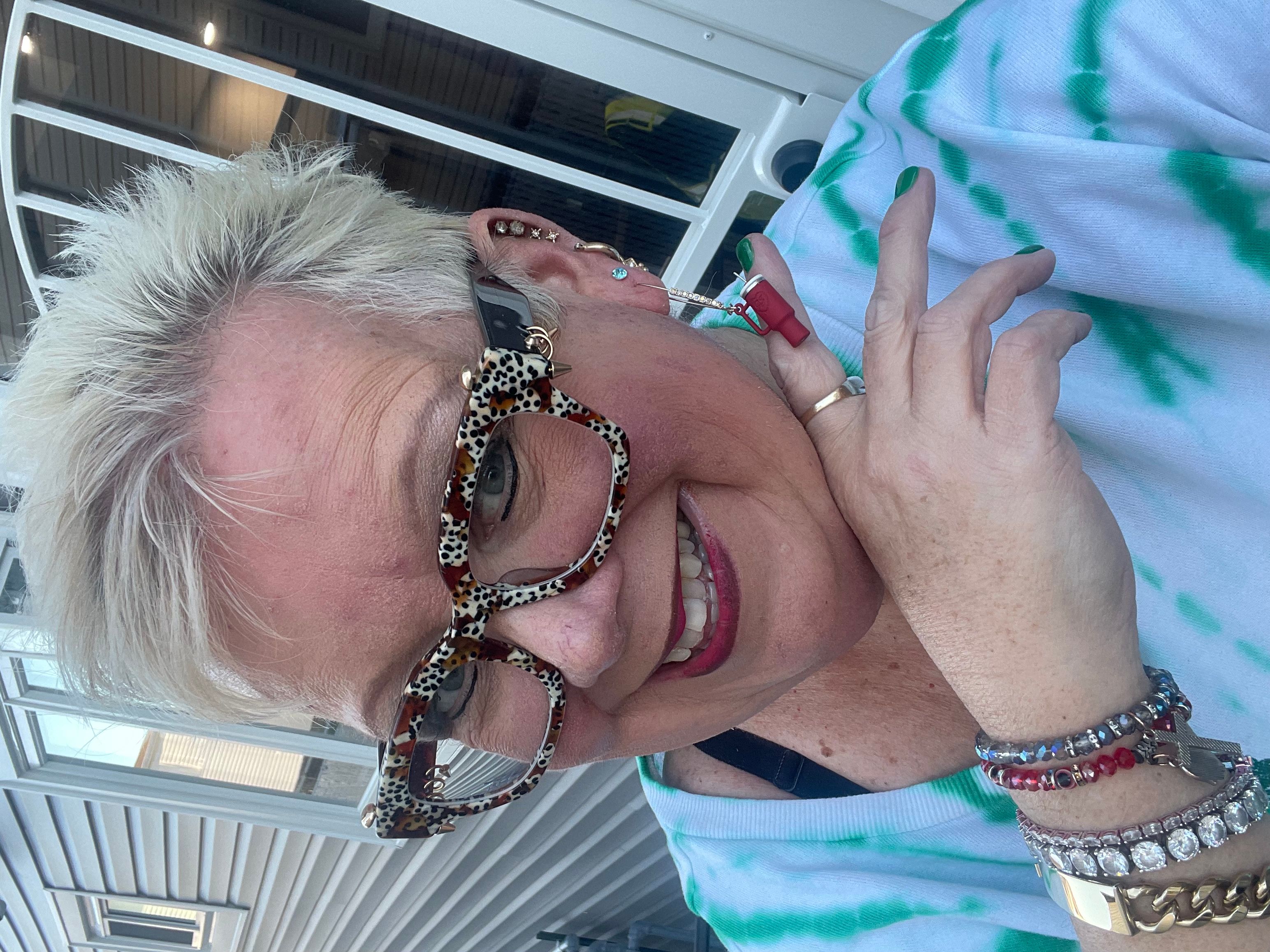 Vooglam review from Sandywack: Leopard Bling!