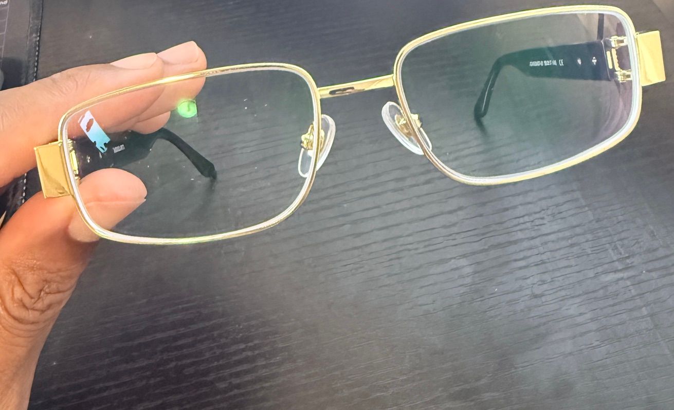 Vooglam review by Alex on Cypher: Sleek pair - Image 1