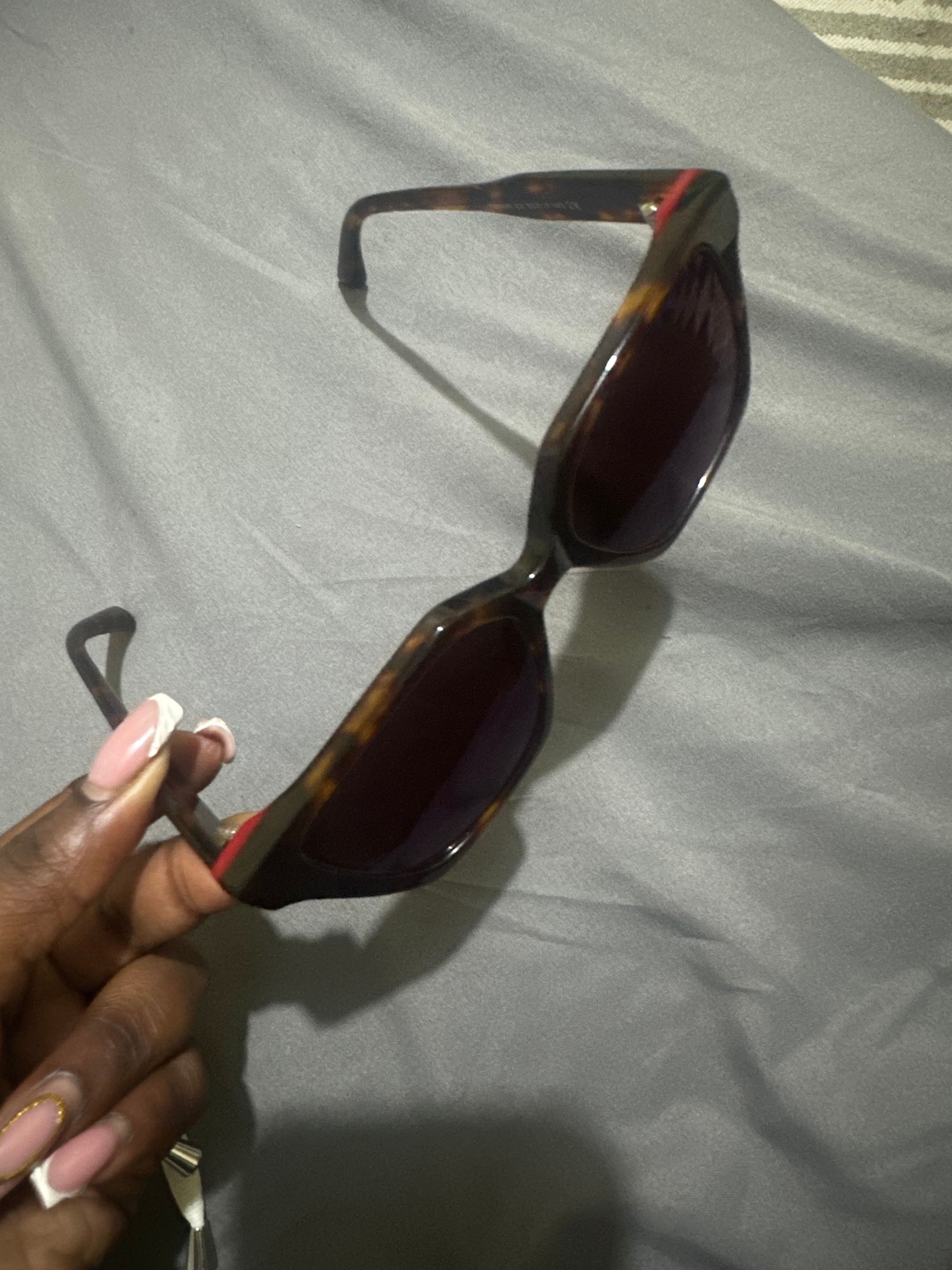 Vooglam review by Jay on Eclipse: Love the look - Image 1