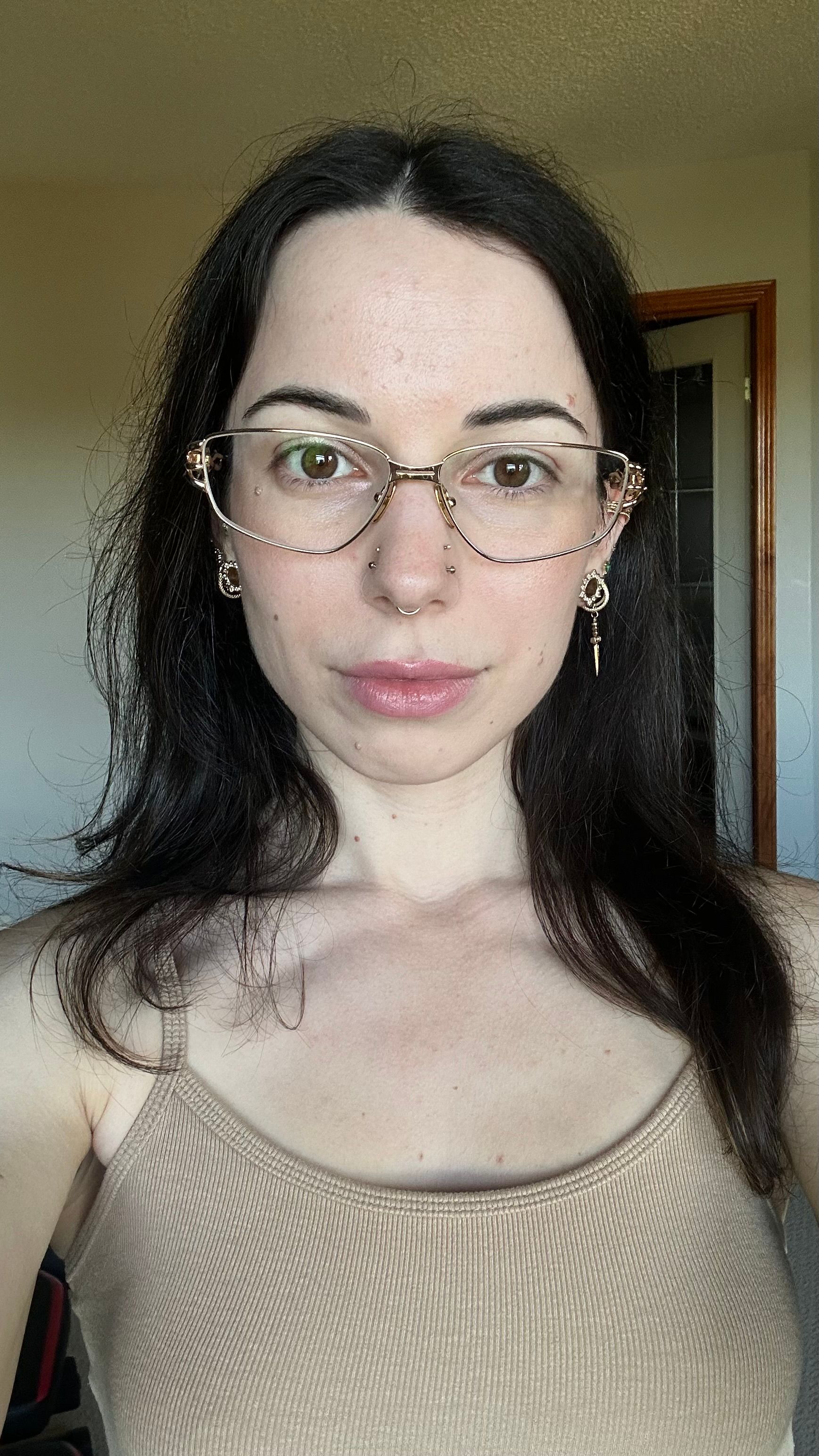 Vooglam review by Marti on Spine: Super stylish - Image 1