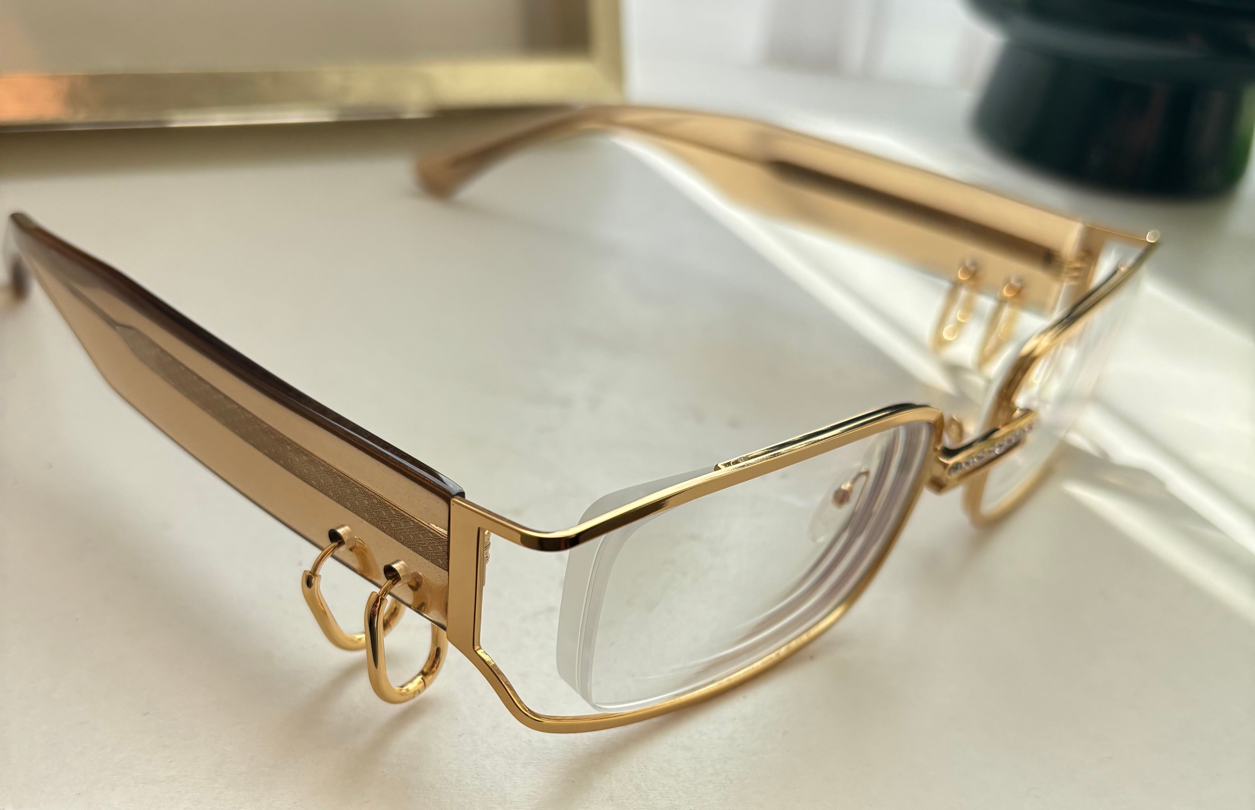 Vooglam review from KC: Chic glasses!