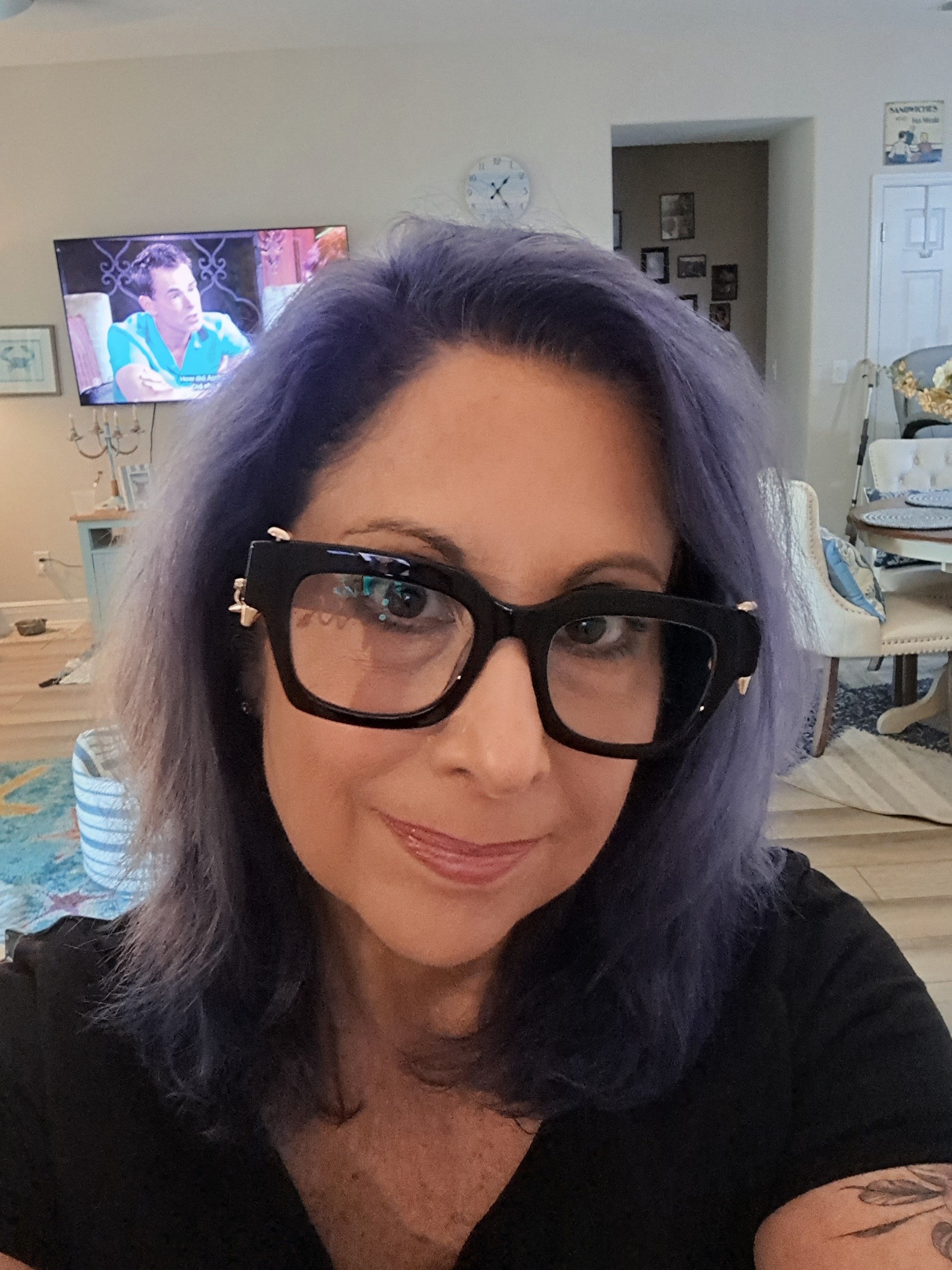 Vooglam review by Trisb on Sabrina: Perfectly edgy! - Image 1
