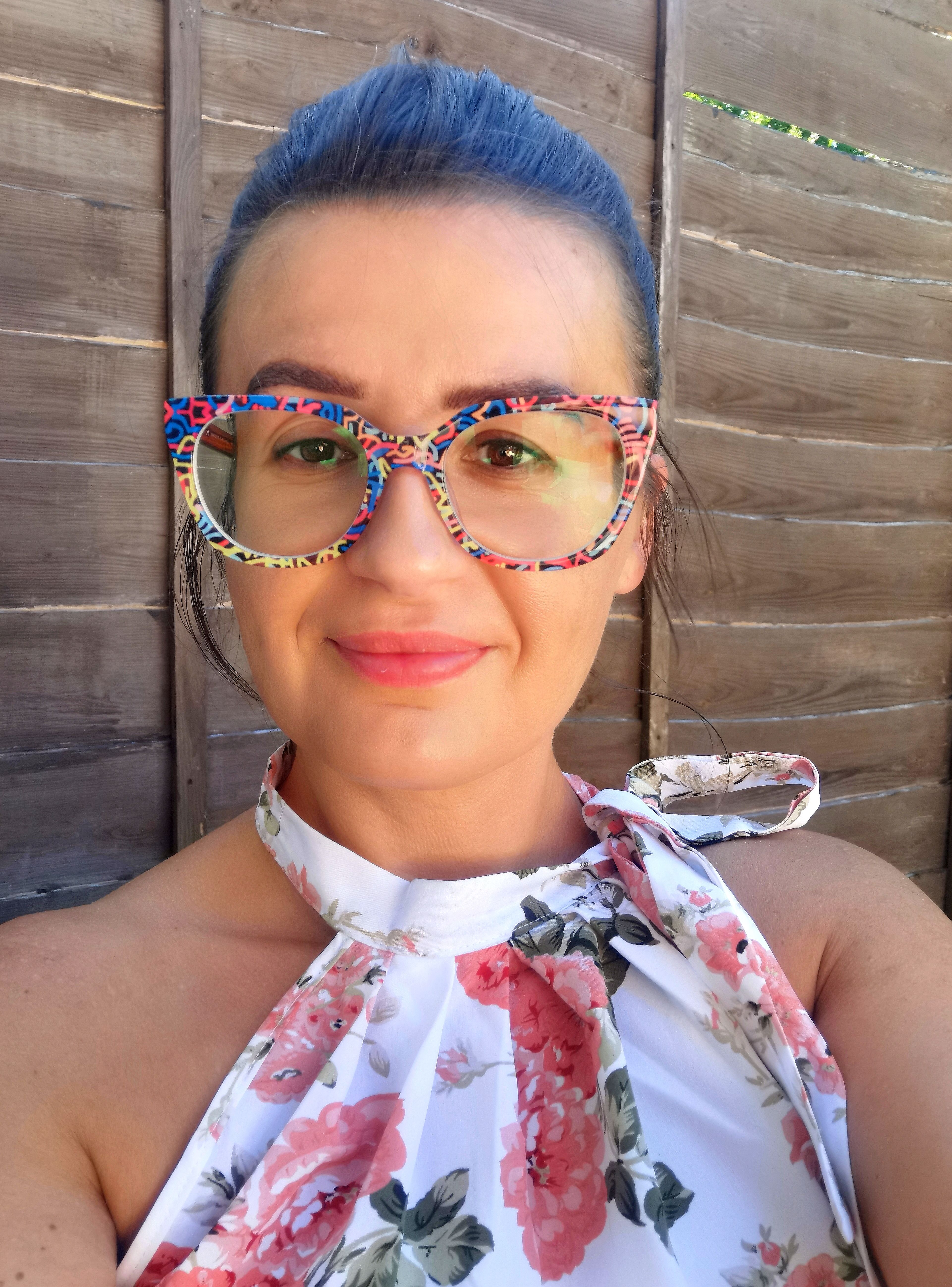 Vooglam review by Sivi on Stephanie: Stuning - Image 1