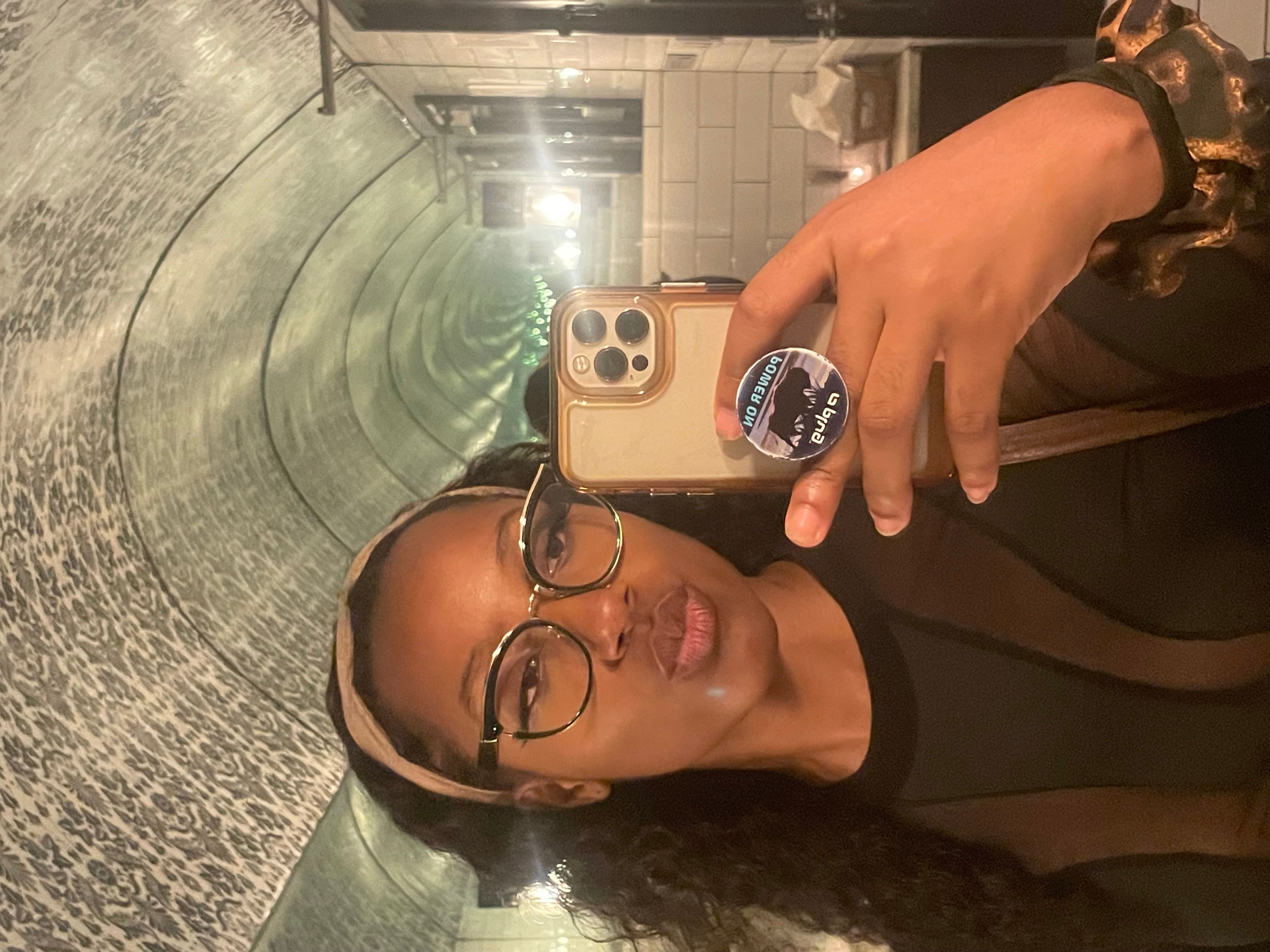 Vooglam review from Bella: Very study
