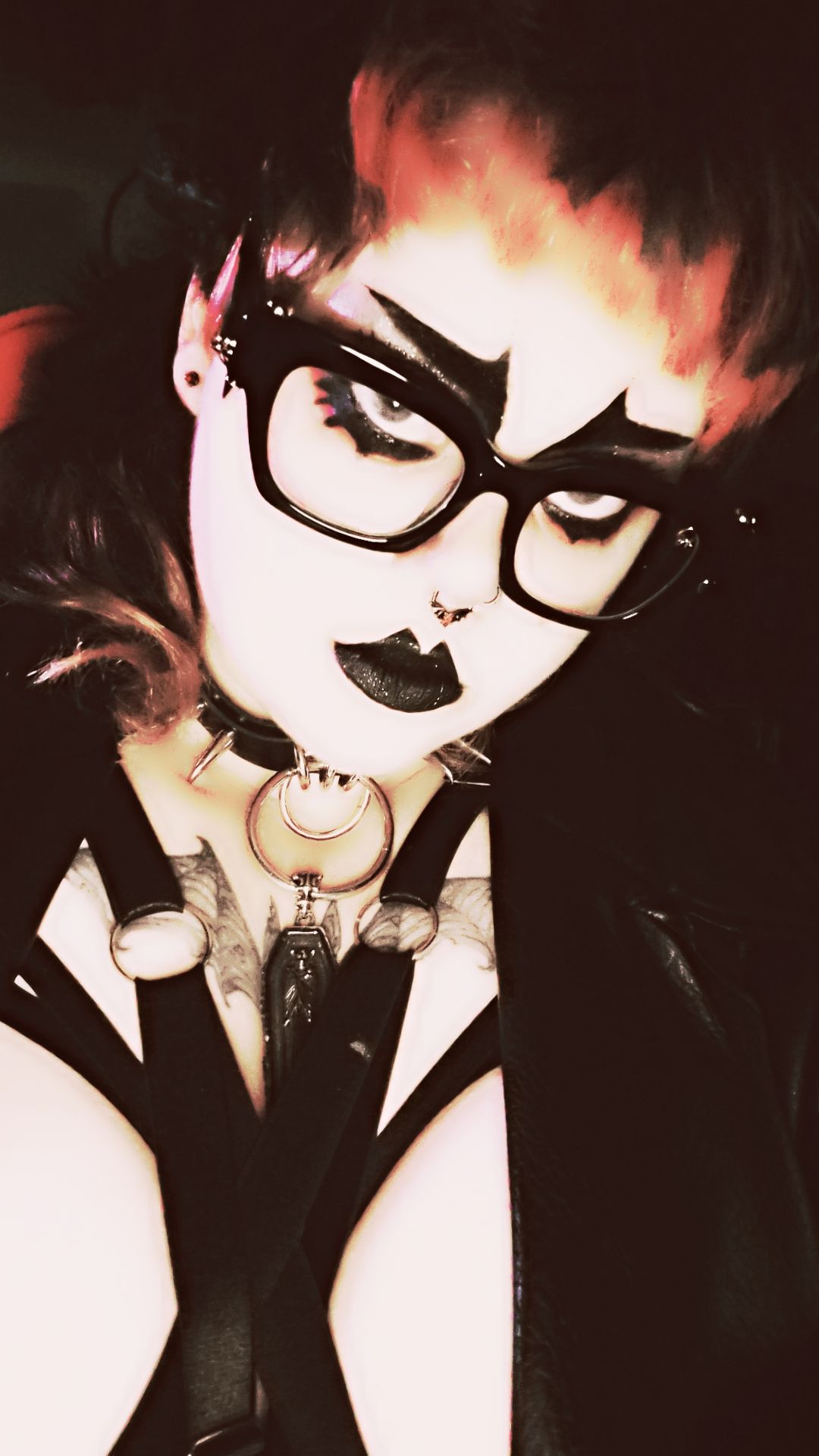 Vooglam review from Renee: Matches my piercings