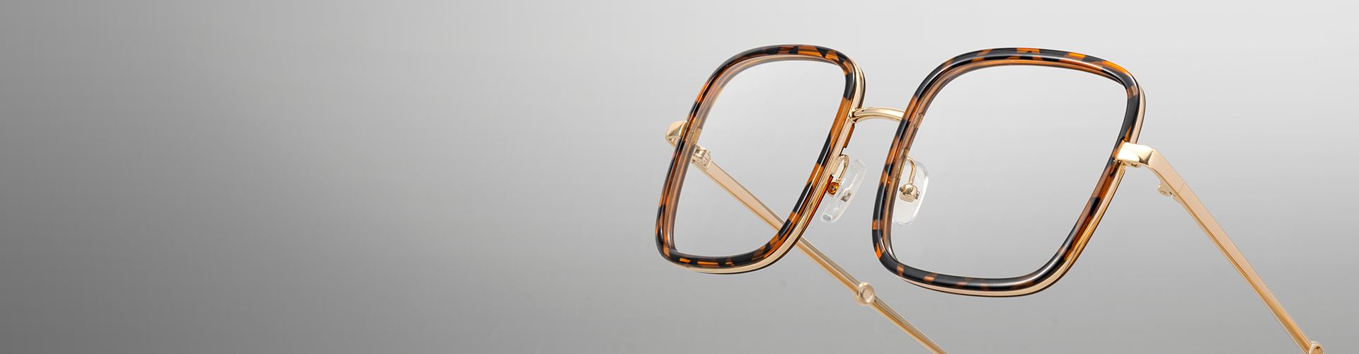 Experience vintage glasses reimagined for the modern era. Our retro frames blend timeless cat-eye and round silhouettes with con