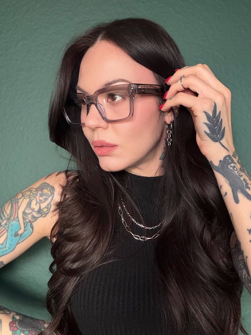 See the real world look of Smoky Precision Vooglam glasses