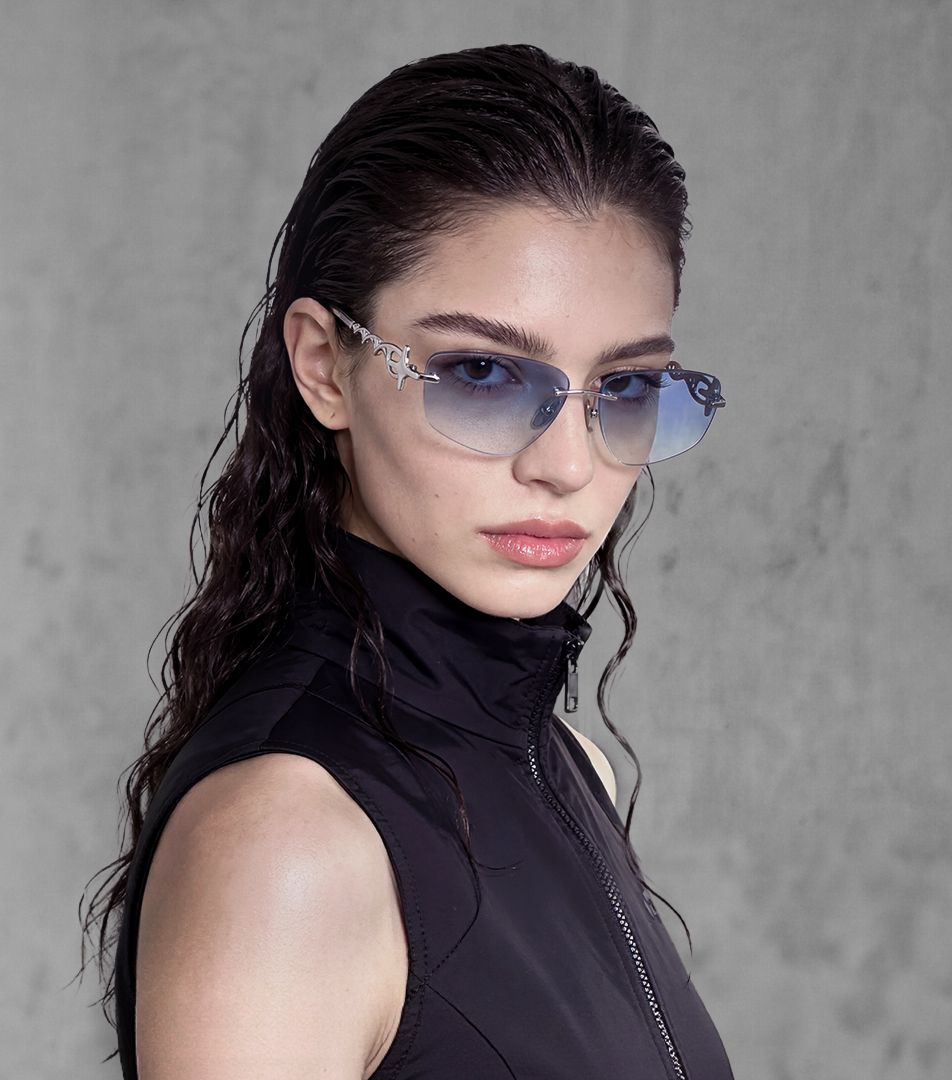 Lady wearing sunglasses