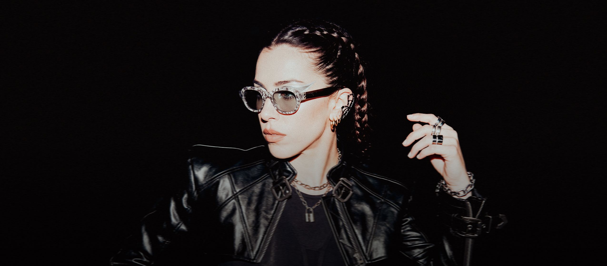 Vooglam Grunge Rock Collection: bold horn rimmed prescription glasses inspired by 90s grunge rock culture