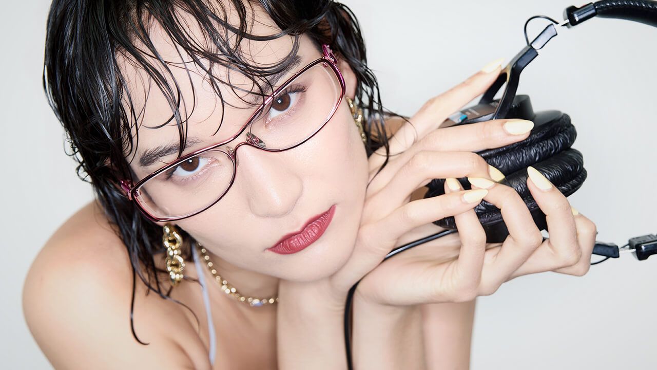 Limited Vooglam Designer Eyewear: Mona Matsuoka Collision Capsule statement glasses for multifaceted lifestyle. Try different style and find yourself.