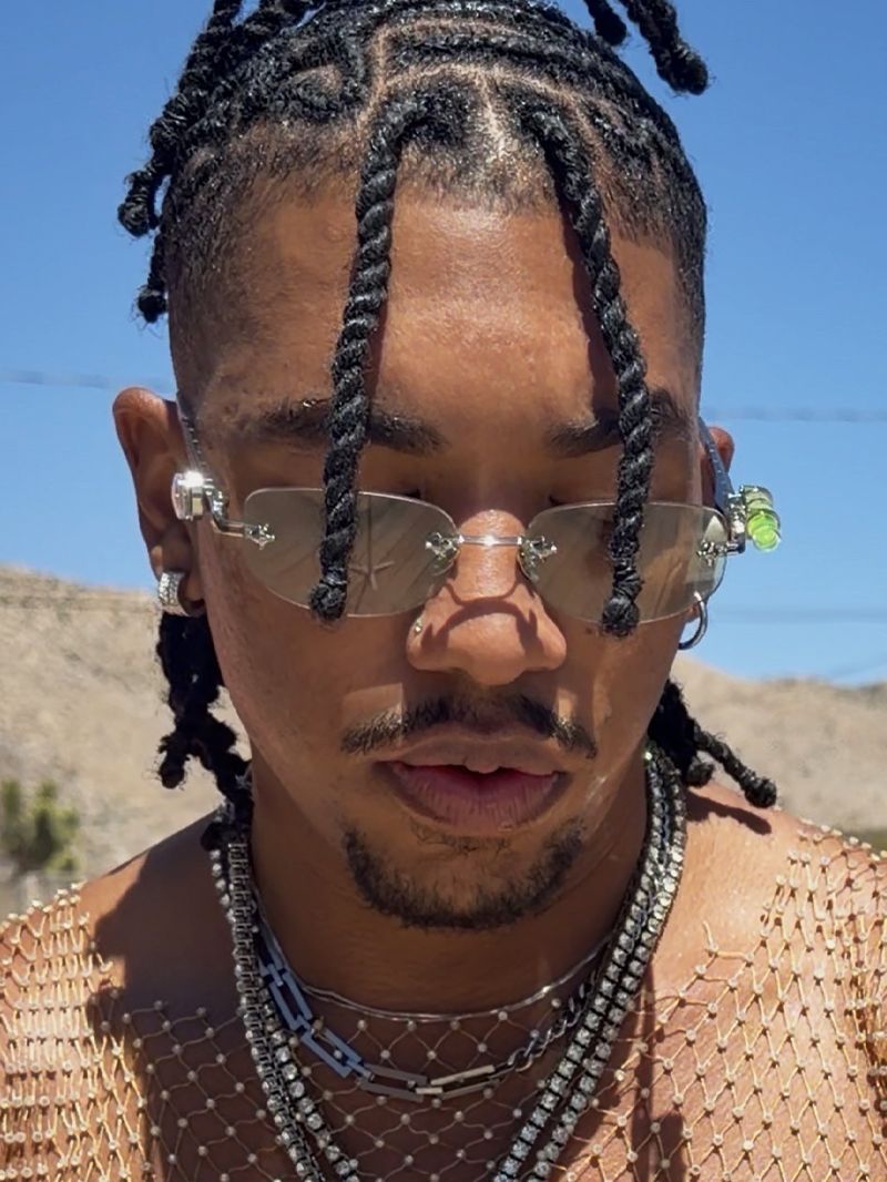 Vooglam designer glasses in real world: @illmisterhill street smart outfit with unique vooglam x tombogo glassesr