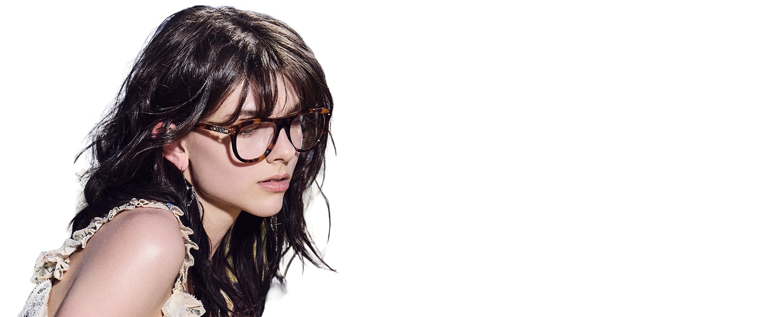 wearing Vooglam Moto Boho glasses O'Keeffe in nomad life style