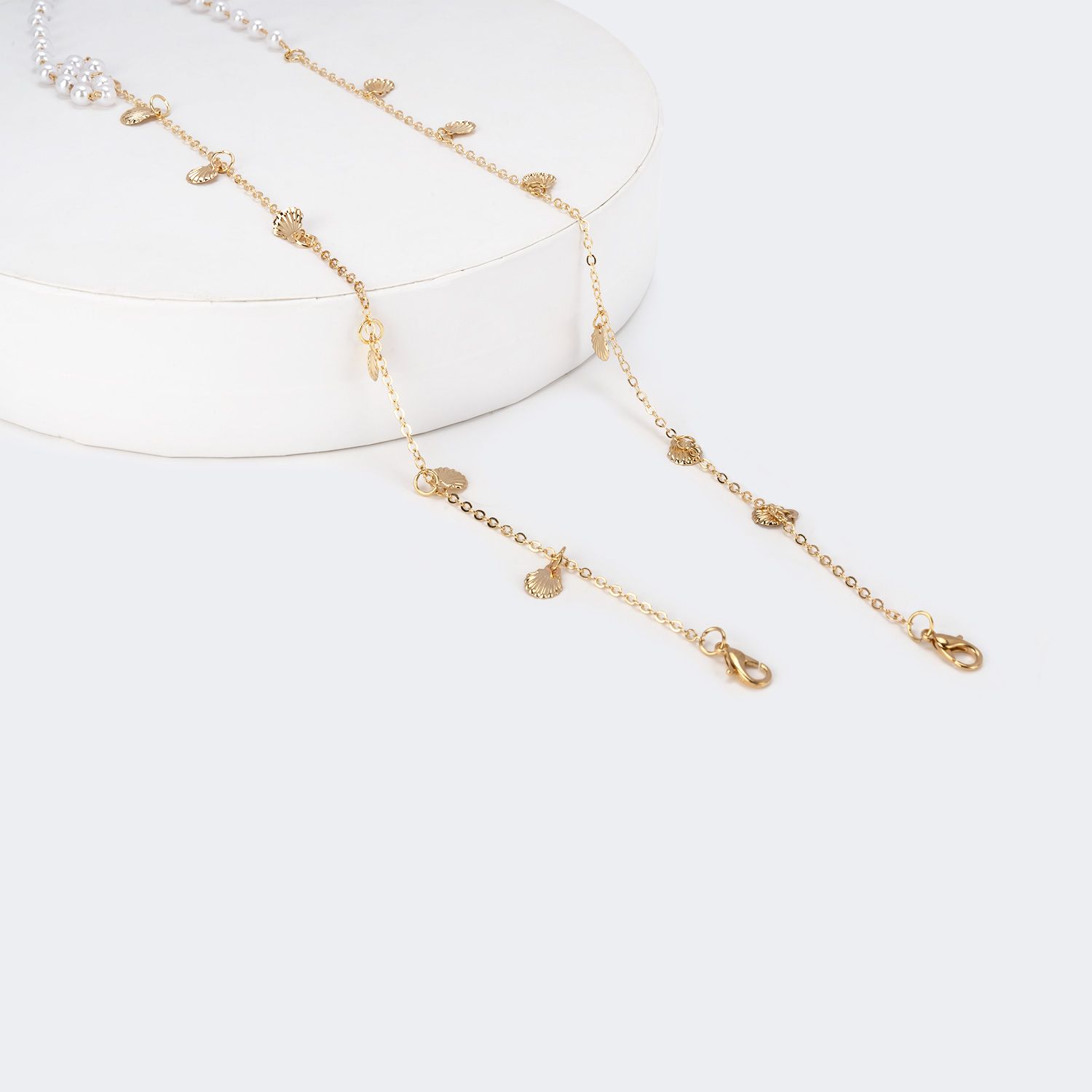 White Pearl Glasses Chains | Vooglam.com Angle View
