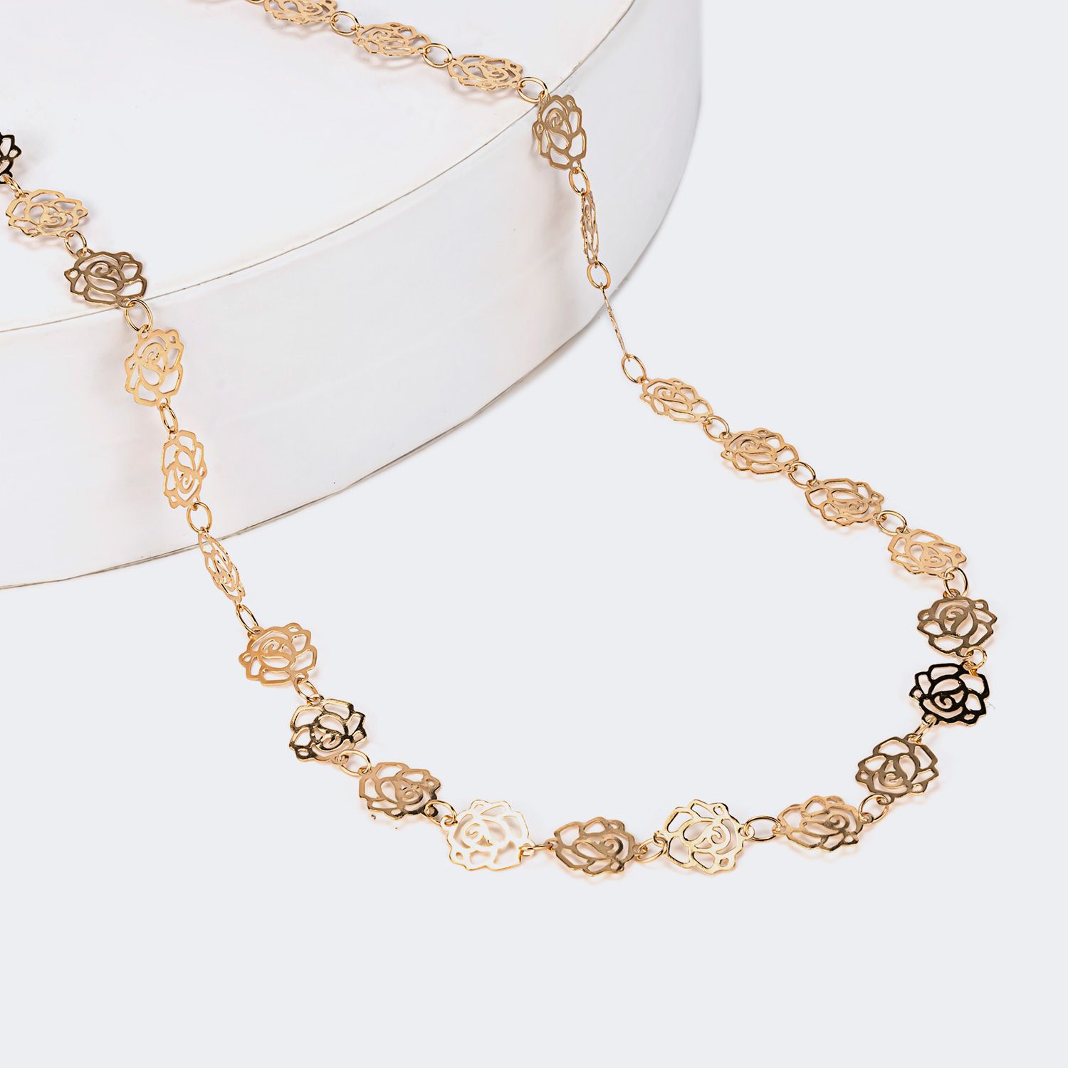 Gold Rose Glasses Chains by Vooglam.com - Angle View