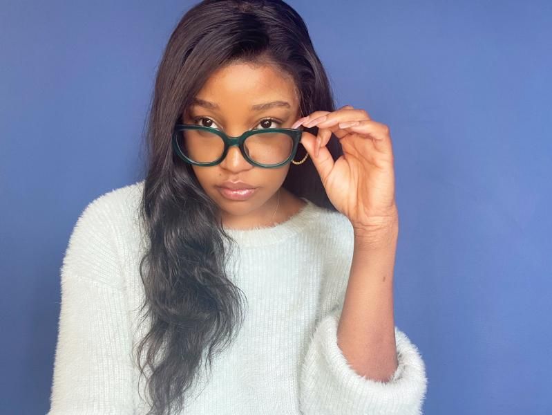 Vooglam review from daviedh: Their design is perfect, and they don't slide off nose. I love these frames! They are so cute and trendy. I was pleasantly surprised with them!
