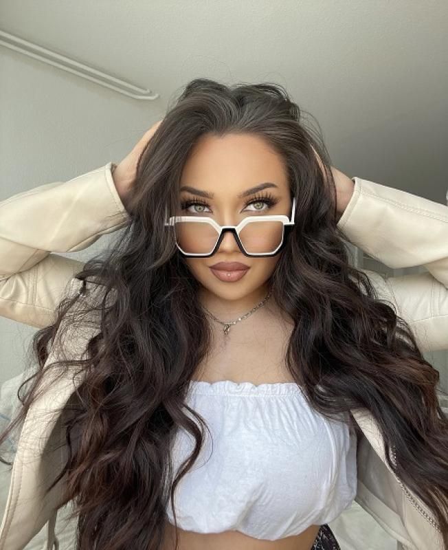Vooglam review from ruuueya: I've gotten so many compliments on these glasses! More than one person has asked if they are designer brand. Highly recommend. Great glasses and perfect size.