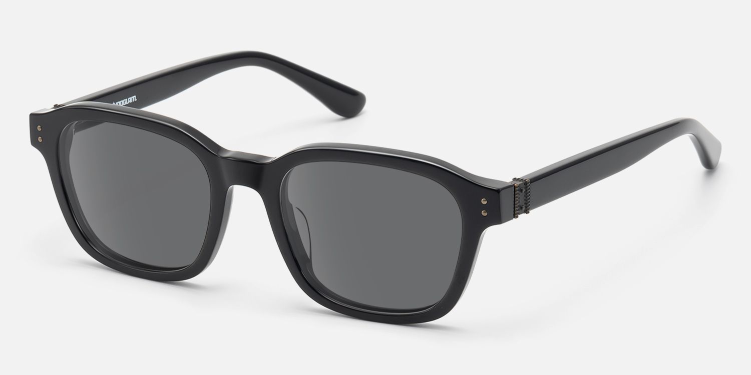 Rainier - Dark Gray Tint Black Zipper Sunnies | Vooglam Front View