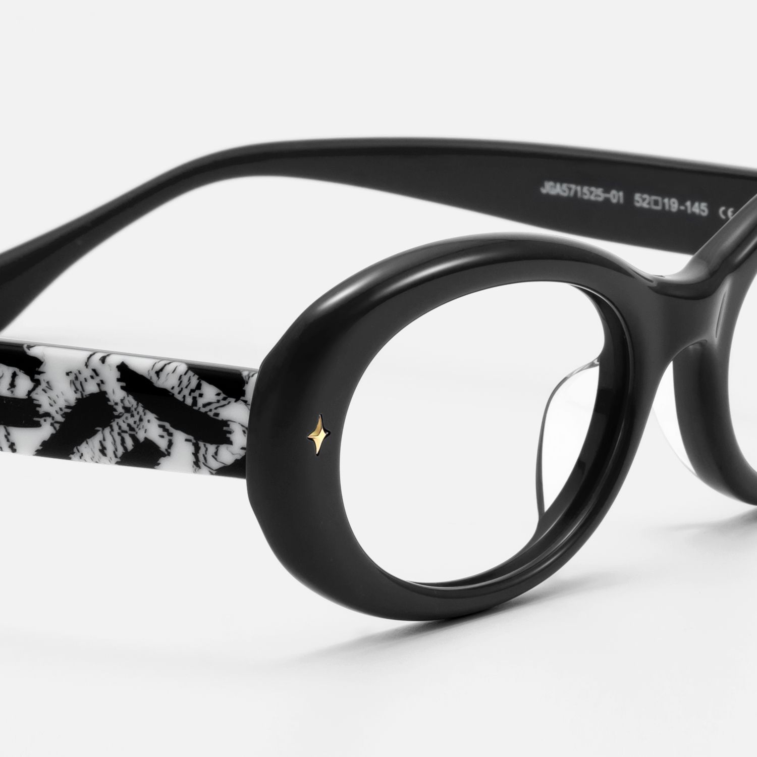 Vexa- Black Chunky Zebra Print Glasses | Vooglam Design Details