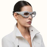 The Geologist - Bold Gray Marble Glasses | Vooglam On Model 3