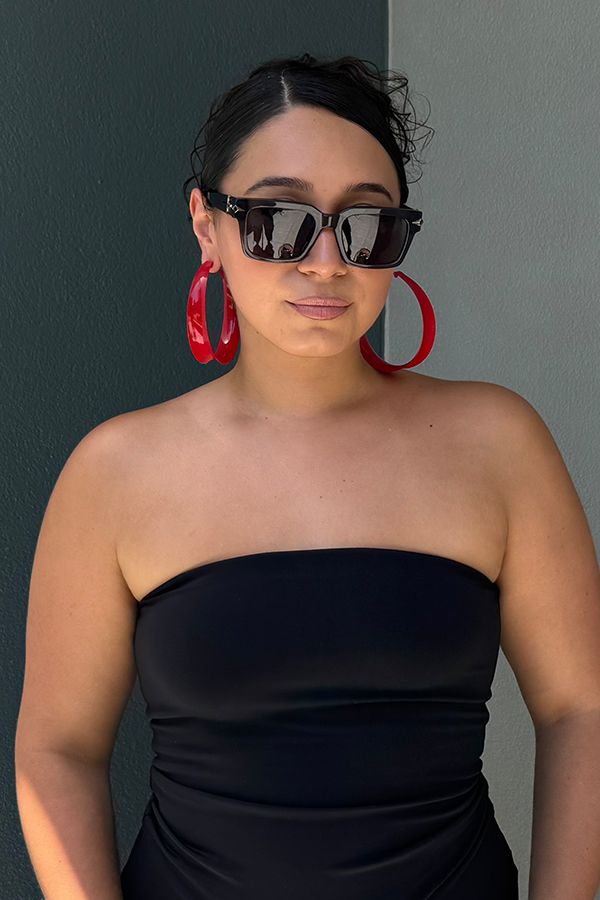 Vooglam Street Style in Real Life: @buse___sagaga wearing Covenant - Gray Transparent Sword Glasses by Vooglam