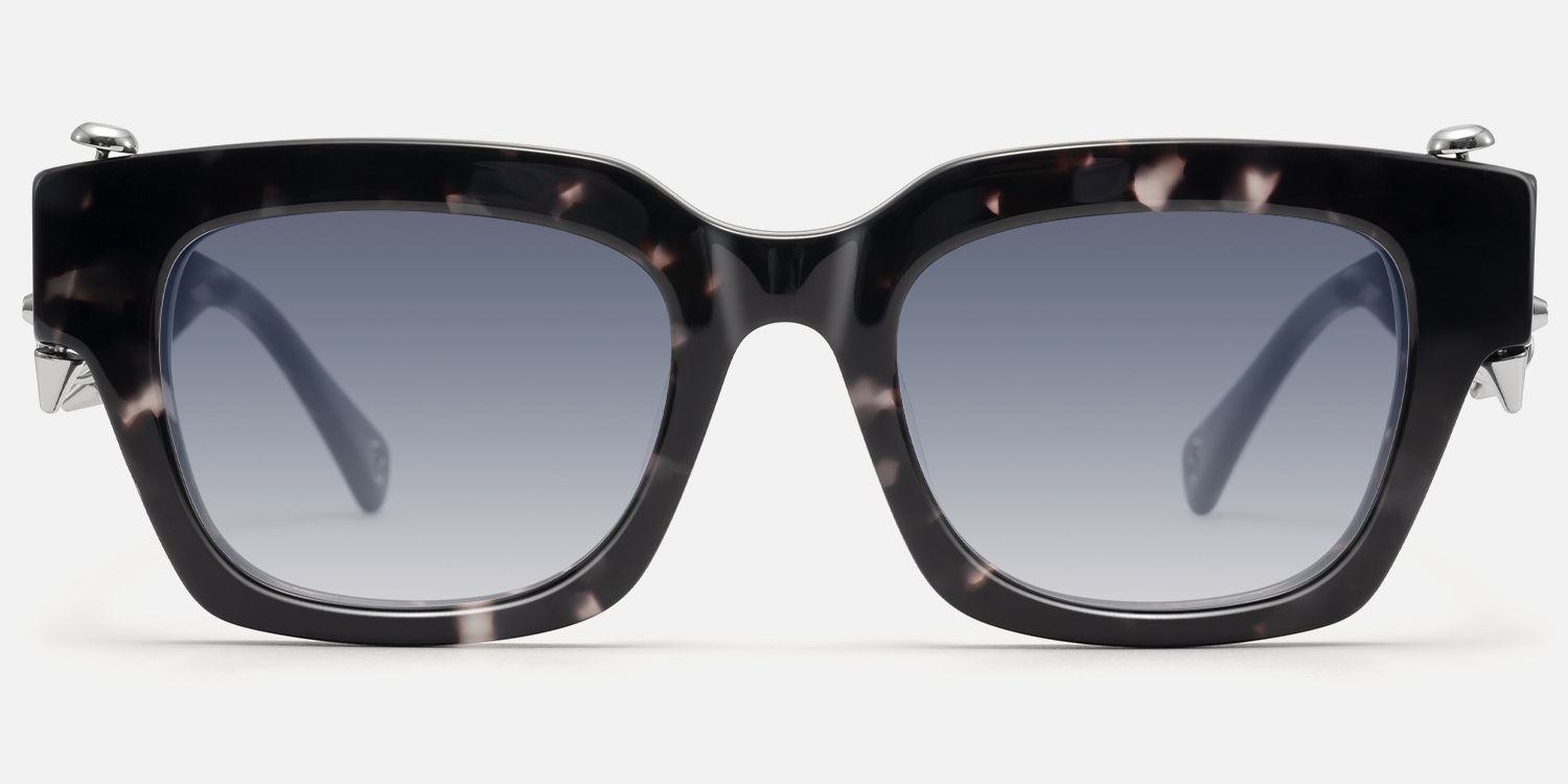 Sabrina - Piercing Black Tortoise Sunglasses | Vooglam Angle View