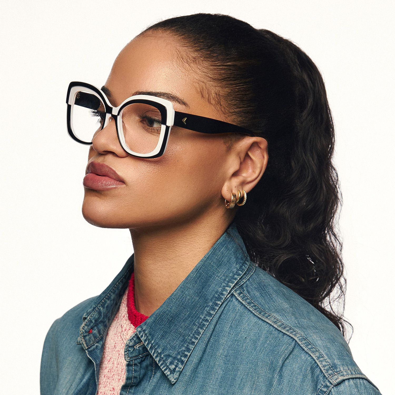 Mabon - Butterfly Black/White Eyeglasses | Vooglam On Model 2