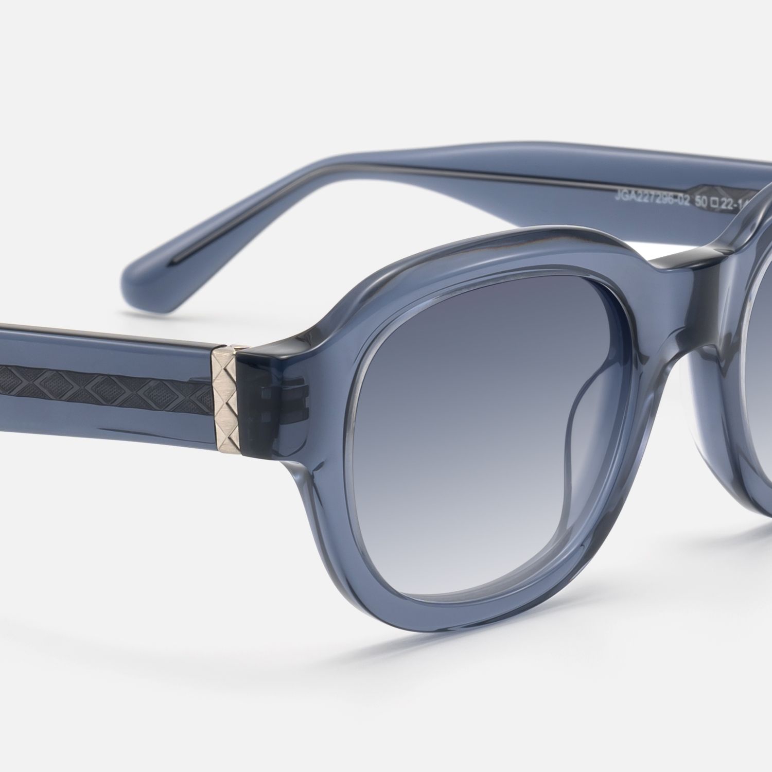 Eerie - Clear Blue Gray Tinted Oversized Shades | Vooglam Design Details