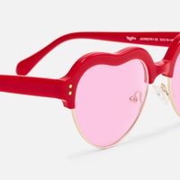 Hannah - Heart Red Sunglasses | Vooglam Design Details