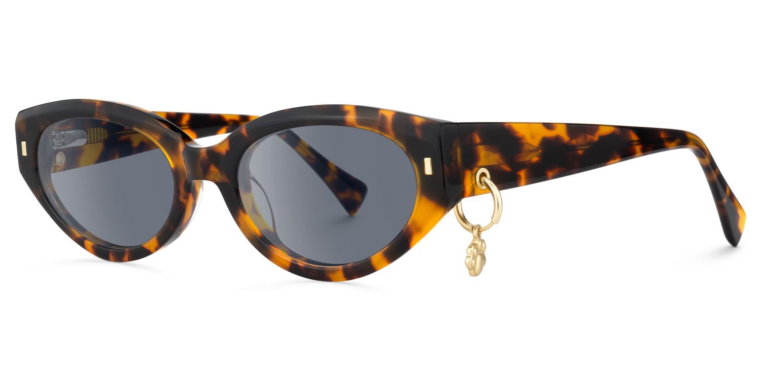 Meow - Cat Eye Tortoise Sunglasses | Vooglam Front View