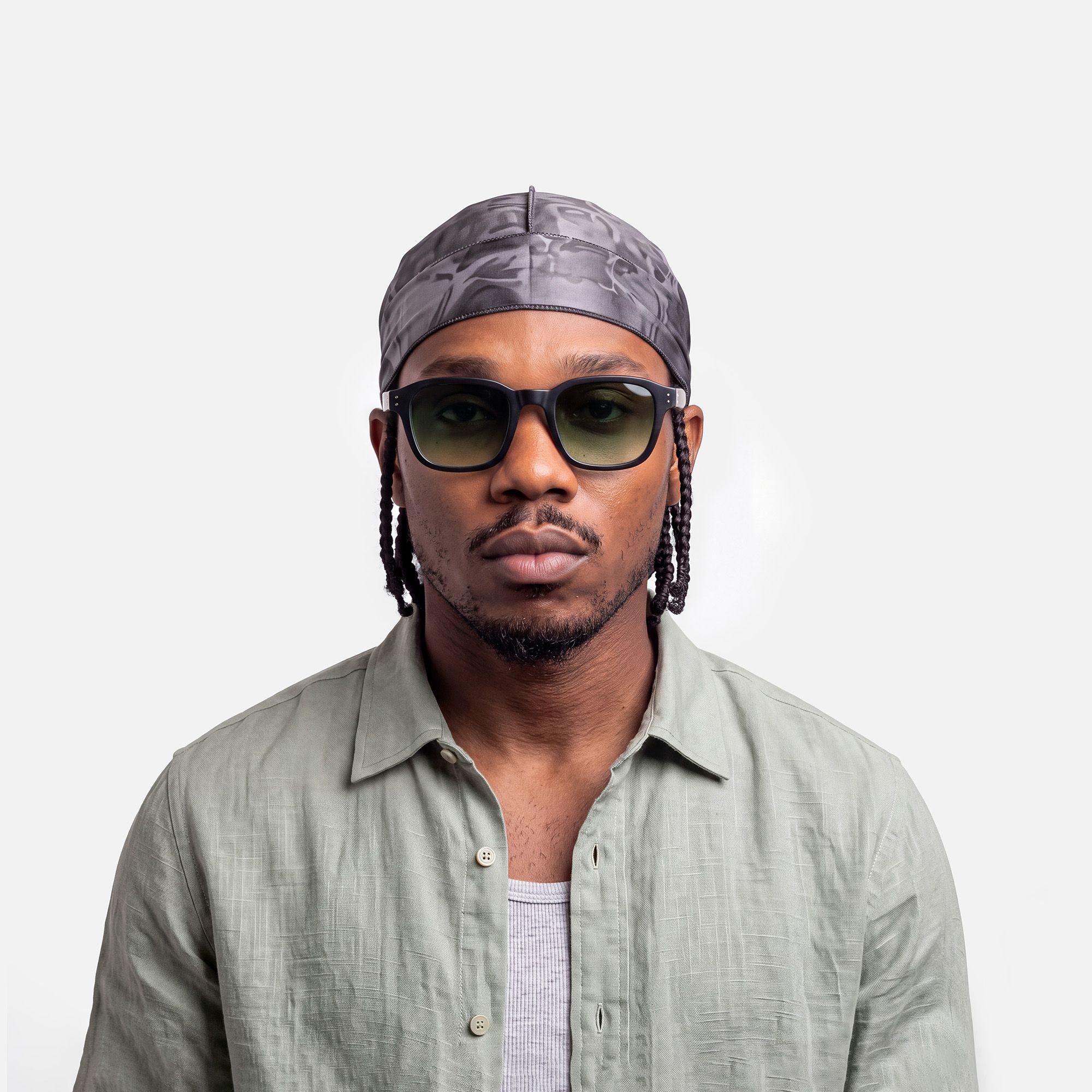 Rainier - Black Gradient Green Lens Sunglasses by Vooglam - Lifestyle Look