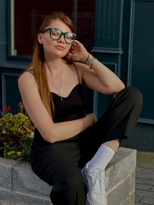 Vooglam review from _______natia: I ordered these glasses in all colors. When they arrived, I was pleasantly surprised by how sturdy they were.They don't slide off my face! Buy them!